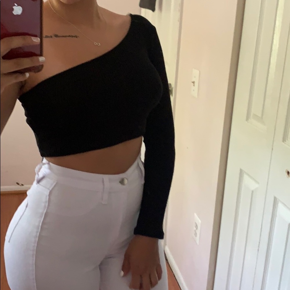 Cute black cropped top